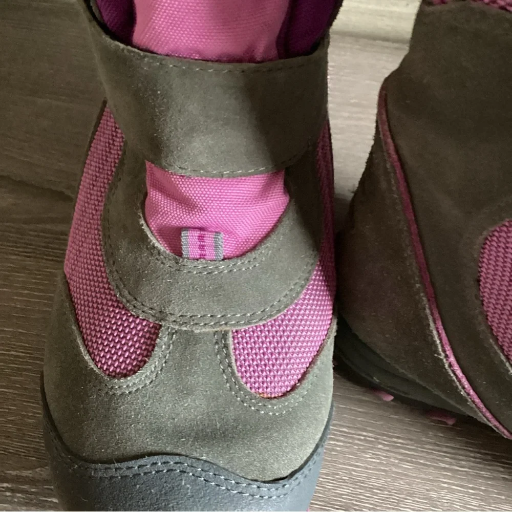 L.L.‎ Bean Kids Pink and Olive Snow Boots